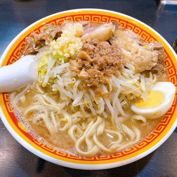 「ラーメン　豚2枚半玉子」@えどもんどの写真