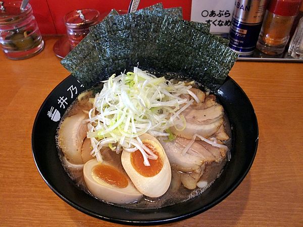 「井乃家ラーメン（全部乗せ）チャーシュー増」@井乃家の写真
