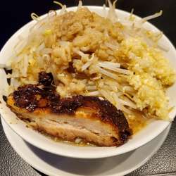 ラーメン原点(1枚乗せ)野菜マシマシ　背脂マシマシ　ニンニクマシ