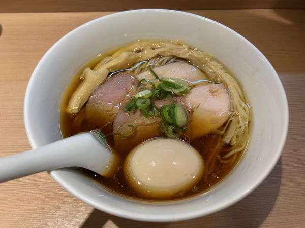 「特製醤油ラーメン」@らぁ麺 はやし田 新宿本店の写真