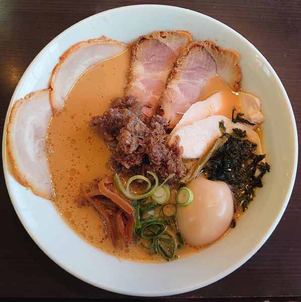 「特製牛白湯しょうゆラーメン(1200円)」@最高峰牛骨ラーメン 麺房 徳山の写真