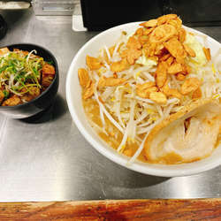 どてちんラーメン大盛+チャーシュー丼