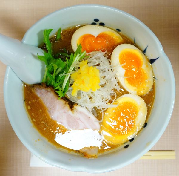 「【冬期限定】冬味噌らーめん＋ふたごの味付け玉子」@与ろゐ屋の写真
