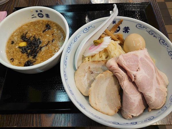 「特製背脂煮干つけ麺」@二葉 上荻店の写真