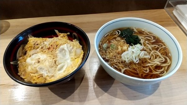 「かけ（玉子丼セット　５２０円）」@石臼挽き蕎麦 とよじの写真