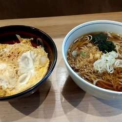 かけ（玉子丼セット　５２０円）