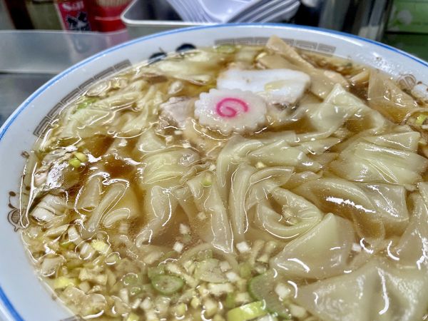 「サッポロ赤星 ＋ チャシュー皿半熟玉子 → ワンタンメン」@中華そば みたかの写真