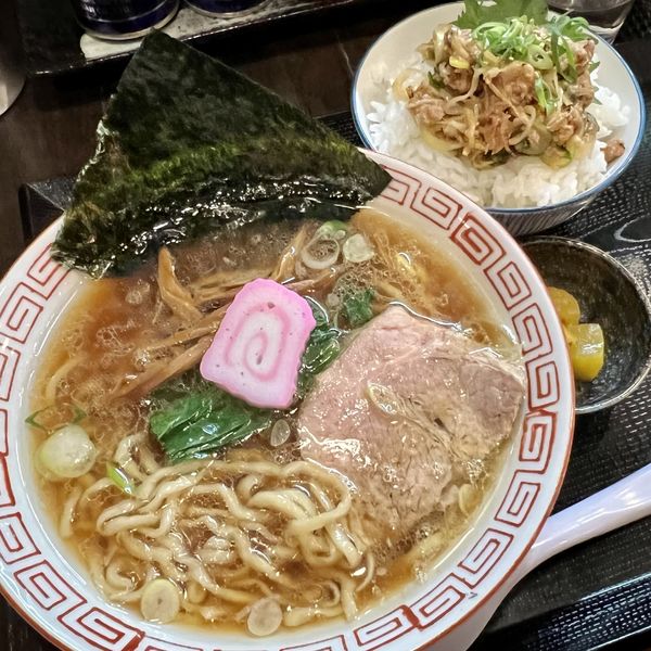 「中華そば（小）＋ランチセットC（ネギ味噌チャーシューご飯）」@まるふじ食堂の写真