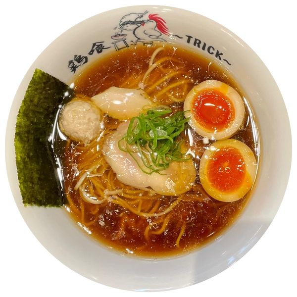 「☆味玉鶏の醤油らーめん☆」@鶏喰～TRICK～の写真