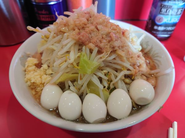「ミニ600円（ヤサイ、ニンニク、アブラ）＋うずら卵100円」@ラーメン二郎 千葉店の写真