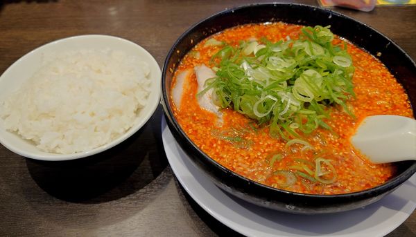 「赤味噌ラーメン920円　ライスサービス」@来来亭 幸手店の写真