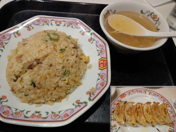 「炒飯495円ニンニク激増し餃子297円」@餃子の王将 ポンテポルタ千住店の写真