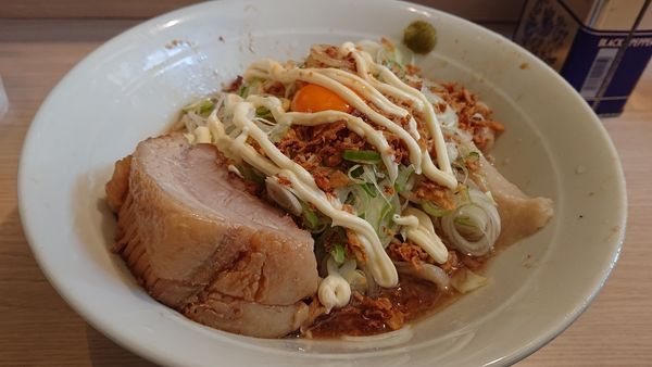 「汁なし ねぎ フライドオニオン アブラ カラメ マヨネーズ ゆず」@麺屋 味方の写真