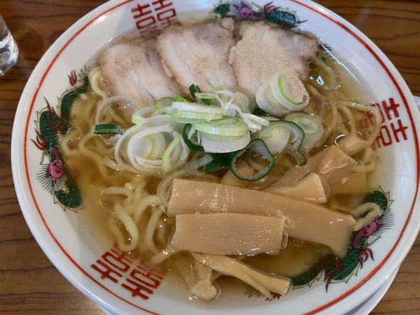 「白い中華そば」@黒い中華そば 伊とうの写真