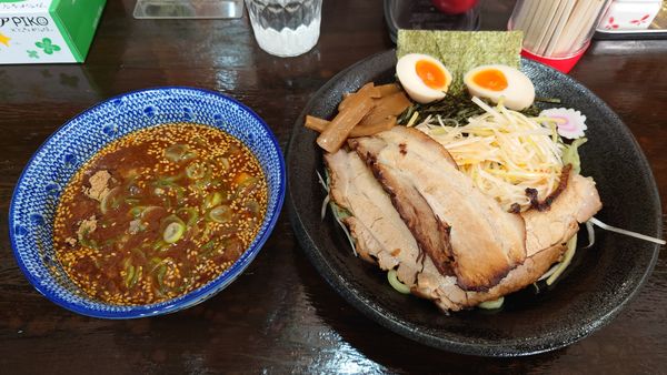 「ネギつけそば（小）850円+辛汁120円+炊込みご飯280円」@麺屋こうきの写真