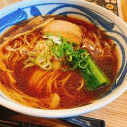 醤油ラーメン　牛ベース