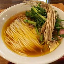 三関のセリ中華そば　1200円