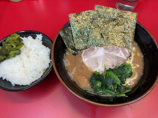 「ラーメン並」@横浜ラーメン 山本家の写真