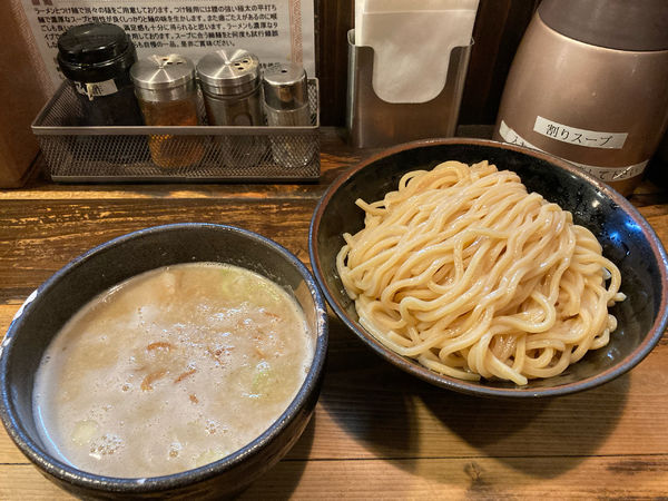 「京介塩豚骨つけめん 中盛り(300g) ¥850」@つけめん屋 赤羽京介の写真