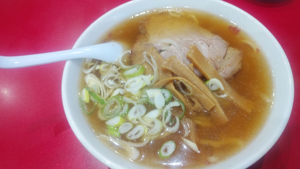 「手打ちらーめん」@一品香 駒生店の写真