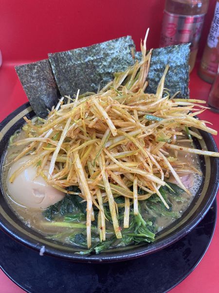 「ネギラーメン＋チャーシュー増し＋味玉子（1210円）」@家系ラーメン 王道 いしいの写真