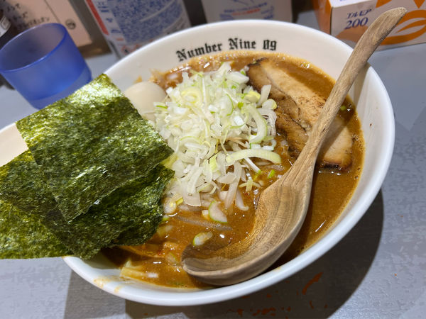「【限定】濃厚辛味噌らーめん」@麺Dining Number Nine 09の写真