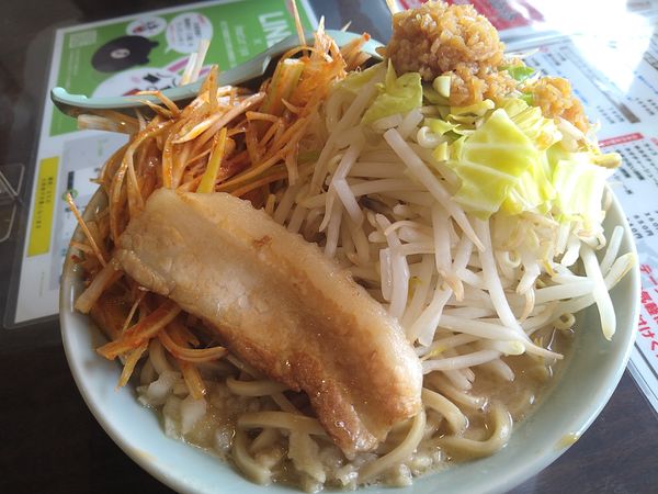 「ドカ盛り野菜ラーメン＋辛ネギ」@横濱家系ラーメン 祭家の写真