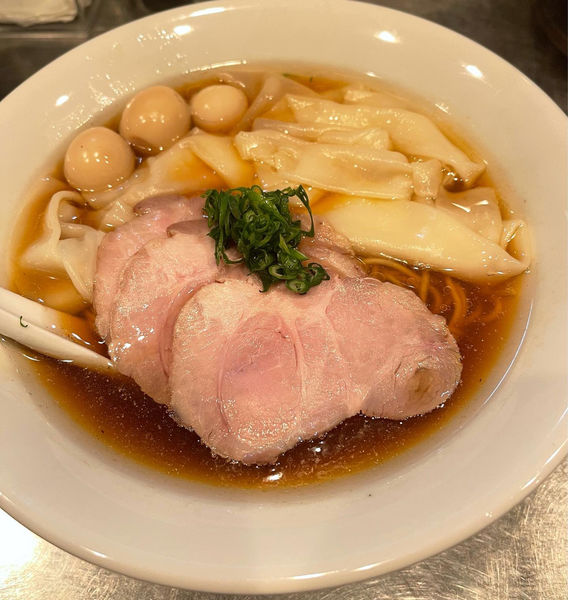 「生揚げ醤油の牛脂皮雲呑麺」@さんじの写真