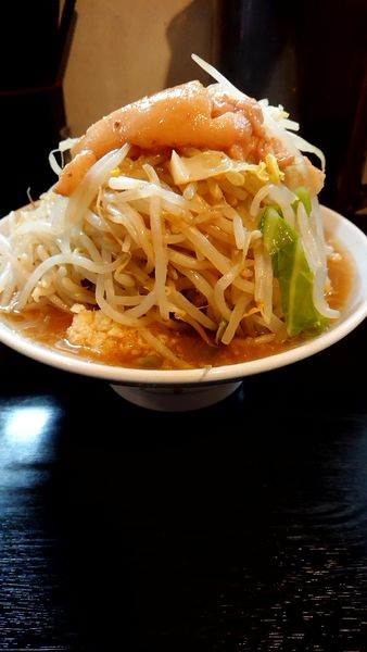 「禁断の徳1050円豚増し250円全増し」@豚星。の写真