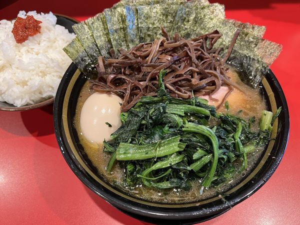 「特製ラーメン1120円+法蓮草100円+木耳70円」@家系ラーメン 稲葉家の写真