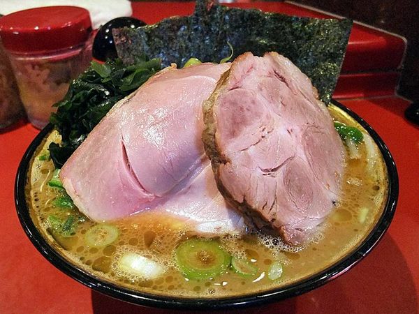 「ラーメン 特上チャーシュー ネギもやし ワカメ」@厚木家の写真