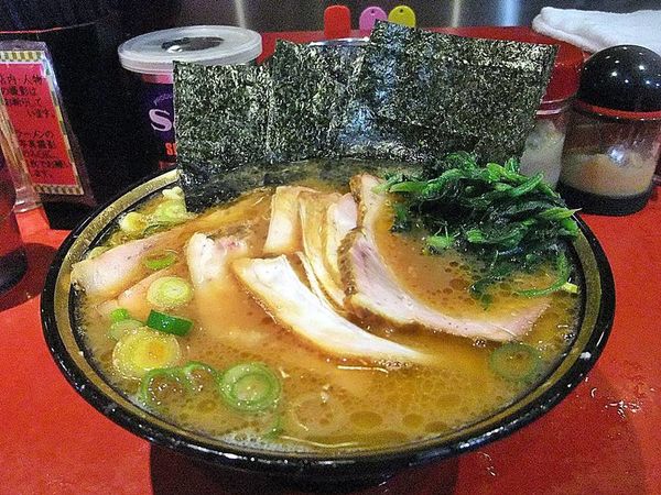 「チャーシューメン・燻製チャーシュー6枚」@厚木家の写真