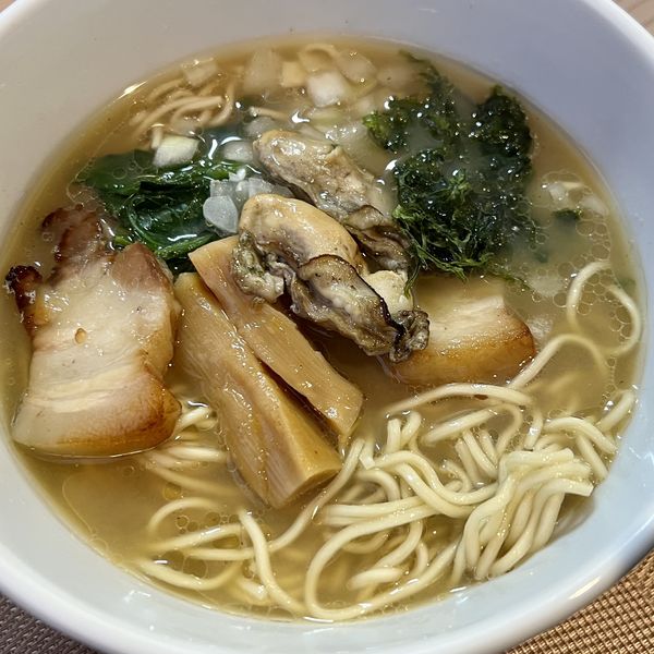 「【限定】カキと煮干し＋和え玉「ワタリガニとトマトソース」」@麺屋 い志だの写真