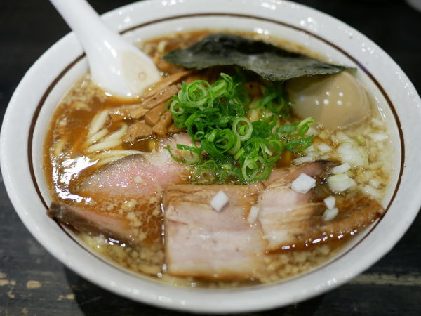 「煮干しそば 中盛250g＋サービス味玉」@中華そば しながわの写真