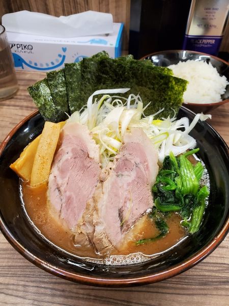 「得ラーメン+ライス」@横浜家系ラーメン武蔵家 松戸店の写真
