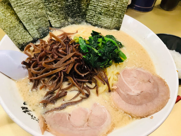 「家系超ごっつ 950円」@超ごってり麺 ごっつ 亀戸本店の写真