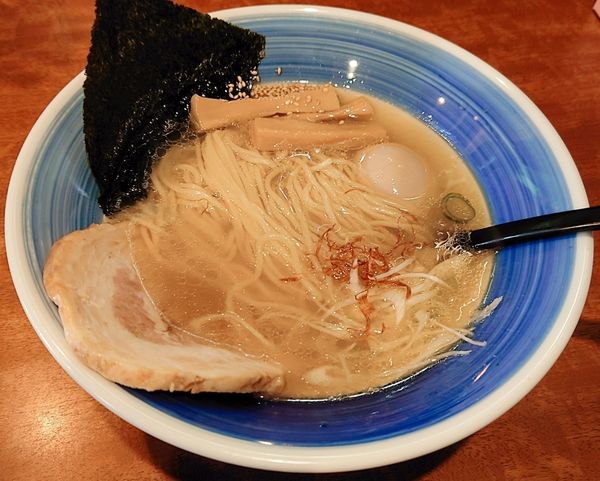 「魚だし塩ラーメン【限定】」@ラーメン・まぜそば 麺丸の写真