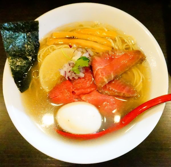 「【10周年限定】特製和牛地鶏宍道湖しじみ出汁塩中華蕎麦」@麺処 夏海の写真