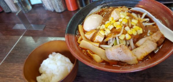 「辛味噌ラーメン(5辛)+玉子+半ライス」@太麺太郎の写真