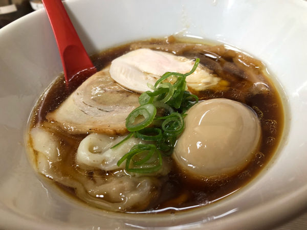 「九重ラーメンワンタン味玉トッピング」@廣島らぁ麺 九重商店の写真