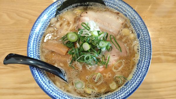 「濃厚中華そば」@麺 やまだの写真