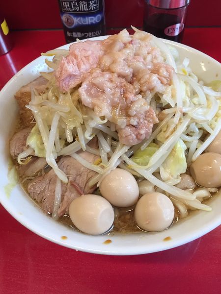 「小豚増し　うずら」@ラーメン二郎 西台駅前店の写真