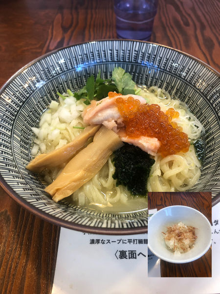 「サーモンとイクラと生海苔と山葵の和えそば」@拉麺 イチバノナカの写真