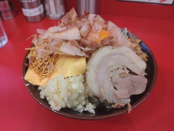 「まぜそば　全マシ」@ブタゴリラの写真