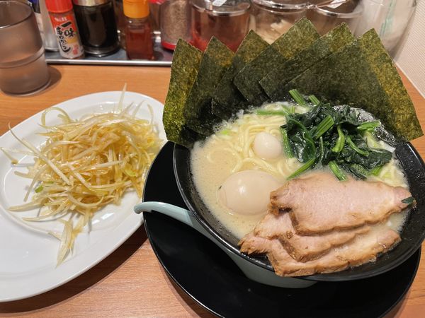 「誉家スペシャル 塩＋ネギ」@横浜家系ラーメン 誉家の写真