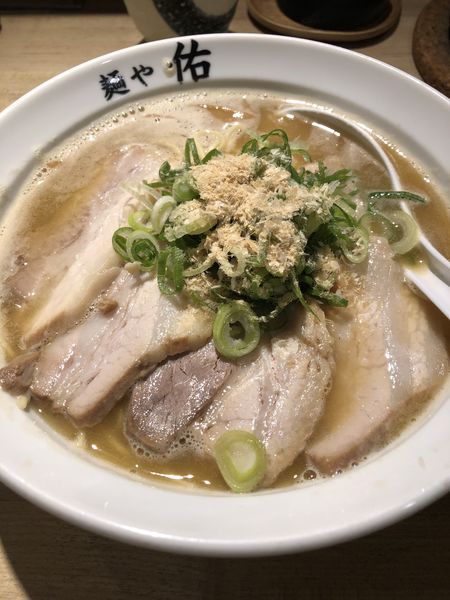 「鶏魚豚らーめん」@麺や 佑の写真