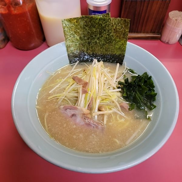 「ネギラーメン麺カタメアブラ少なめ」@ラーメンショップ 埼大店の写真