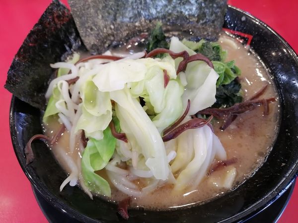 「ラーメン(750)+温野菜(120)」@家系ラーメン王道 王道之印の写真