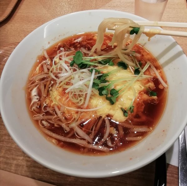「酸辣湯麺(900円)」@春水堂 天神地下街店の写真