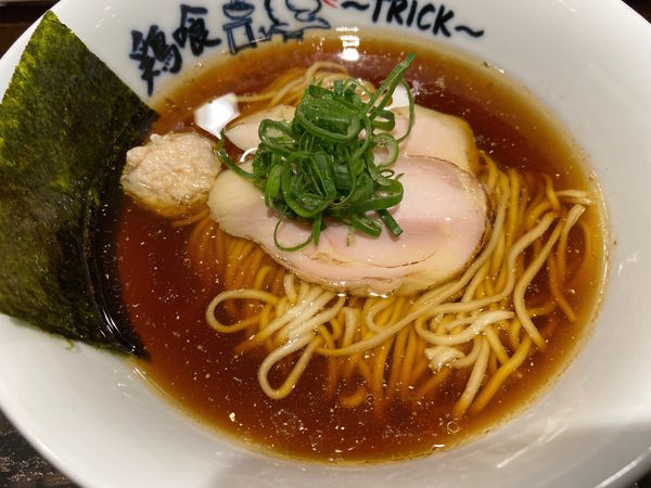 「鶏の醤油らーめん：900円」@鶏喰～TRICK～の写真